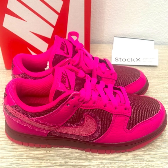 💯 New Nike Dunk Low Valentines Day 2022 - Picture 4 of 8